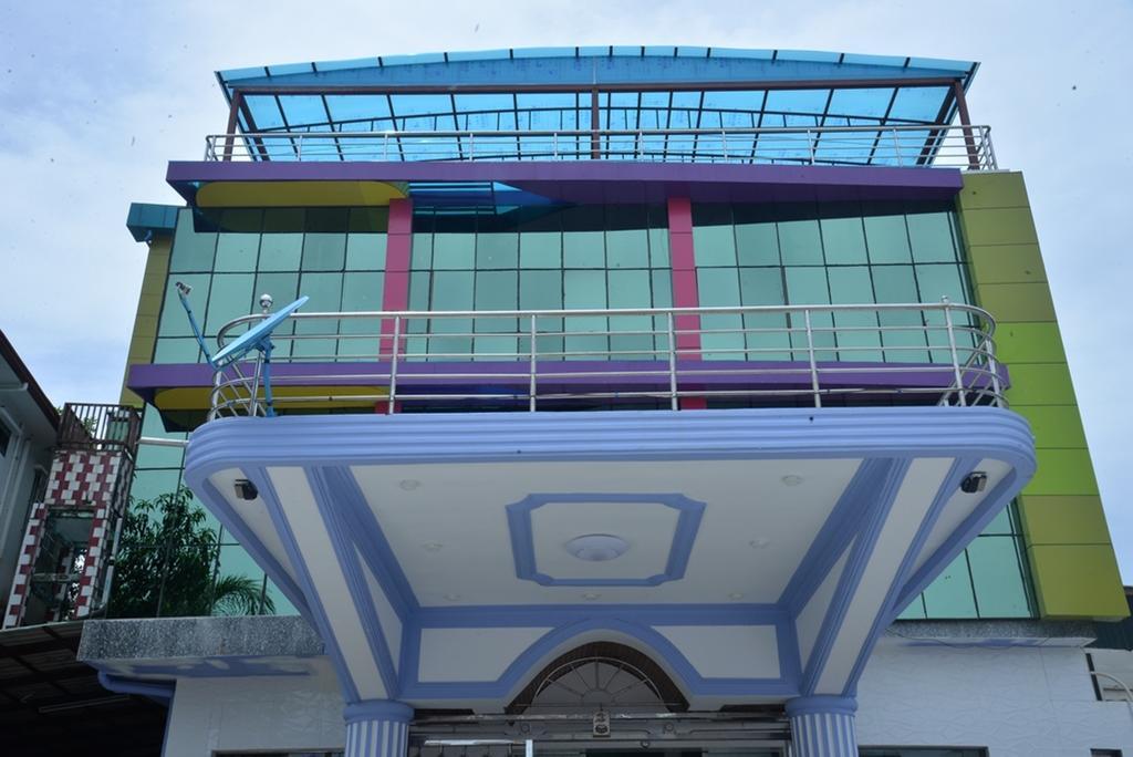 New Golden Forward Hotel Янгон Экстерьер фото