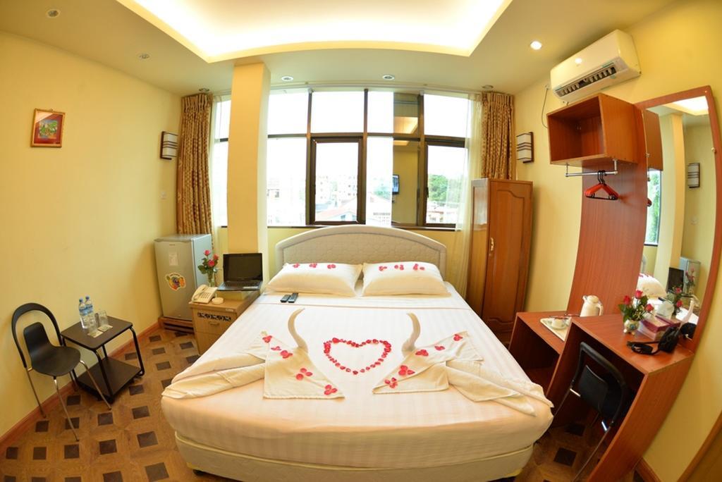New Golden Forward Hotel Янгон Экстерьер фото
