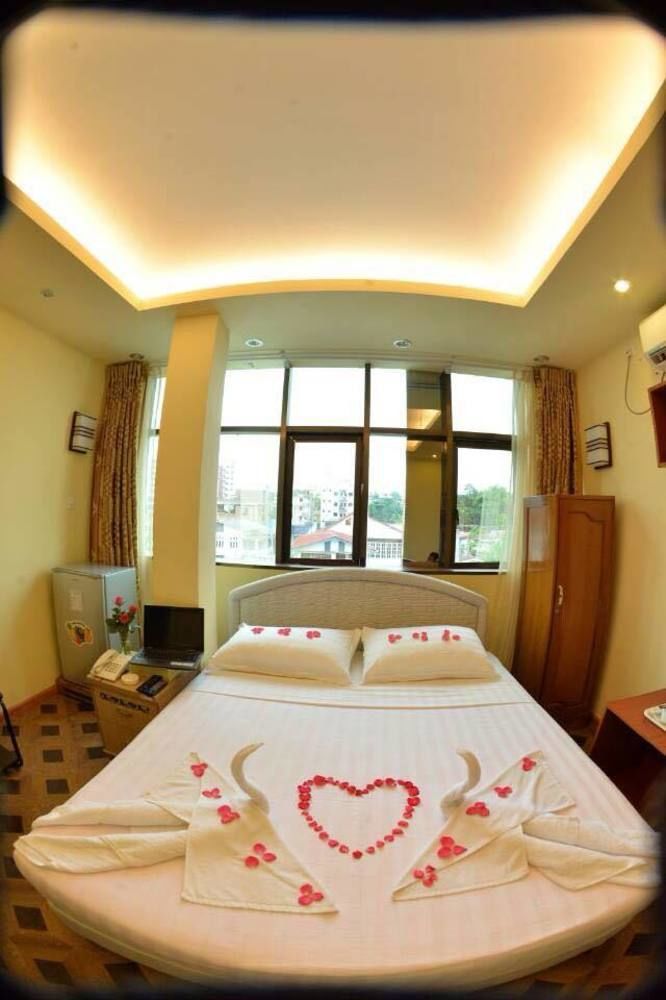 New Golden Forward Hotel Янгон Экстерьер фото
