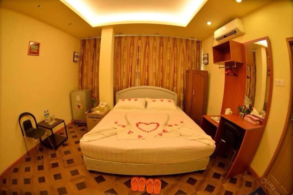 New Golden Forward Hotel Янгон Экстерьер фото